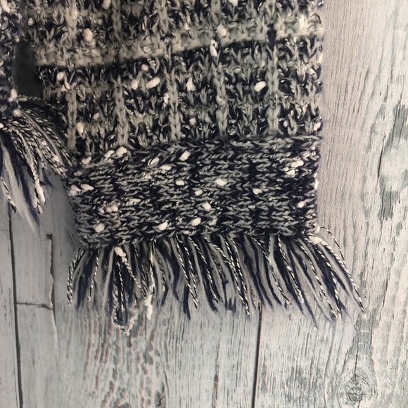 Sioni Nubby Knit Open Front Fringed Cardigan Medium - Picture 2 of 8